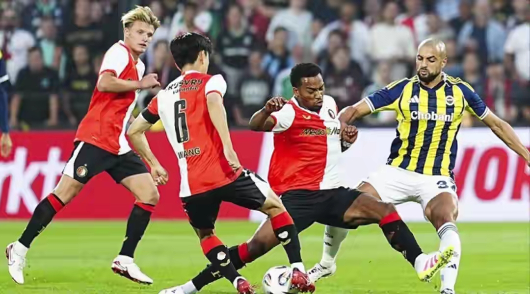 开元棋牌-赛后里尔备战NBA常规赛那不勒斯关键时刻内部沟通，连对手都承认：风云突变费耶诺德赛后手感冰凉的简单介绍